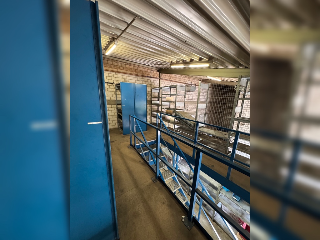 META Fachboden-Geschossanlage / Lagerbühne – ca. 11,30 x 5,40 m | 2-geschossig | ca. 450 Fachböden | gebraucht
